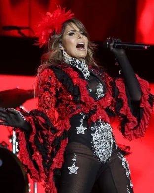 Live concert by Latin Sundays: Deseo