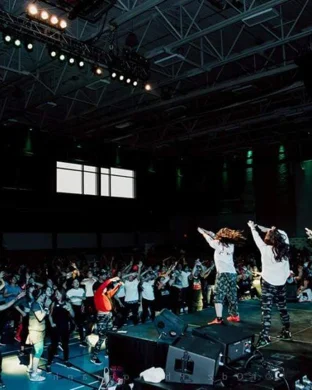 Live concert by Gasolina Reggaeton Party