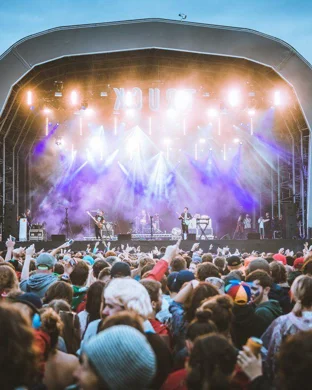 Live concert by Super Sako