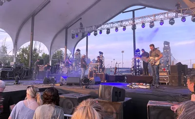 Aaron Lewis and The Stateliners