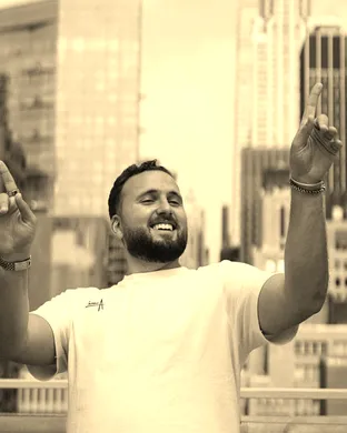 Live concert by Nasser Al-Rayess
