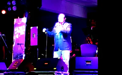 Tony Vega